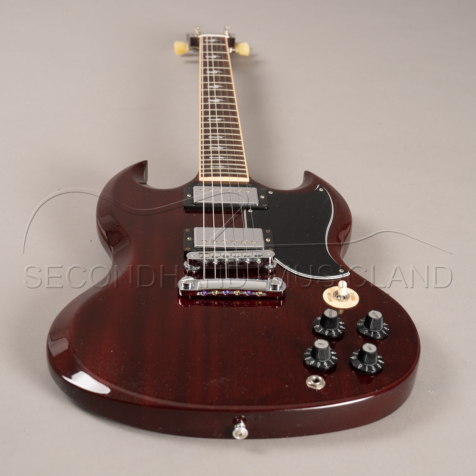 2013-gibson-sg-angus-young-thunderstruck-signature-aged-cherry