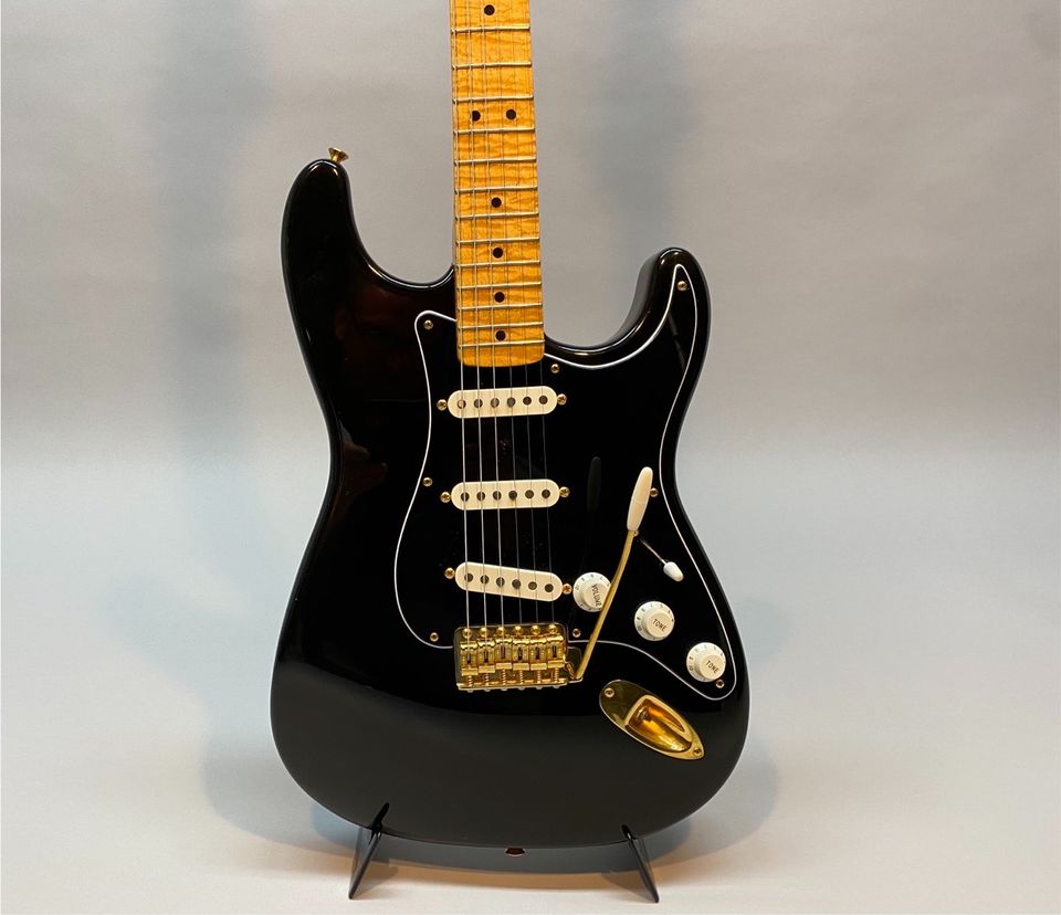 1990 Fender Stratocaster 57 Custom Shop Black matching headstock