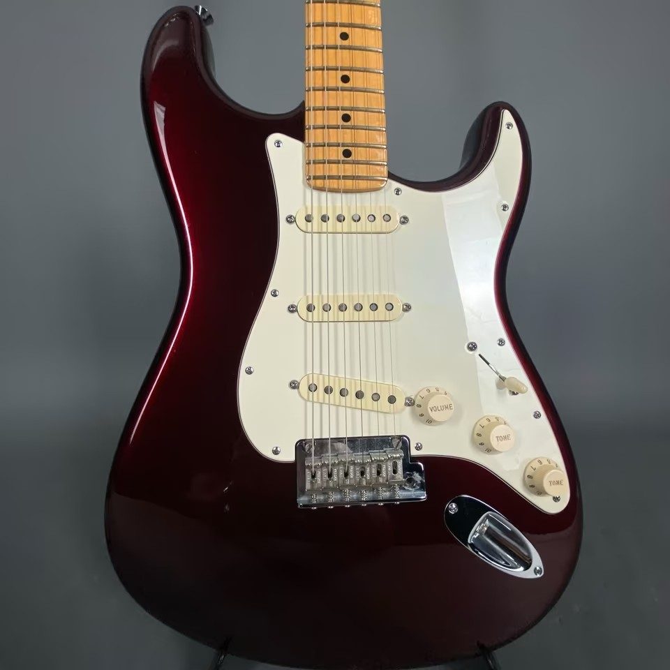 2014 Fender Stratocaster MN 60 Years candy apple red inkl. original Koffer