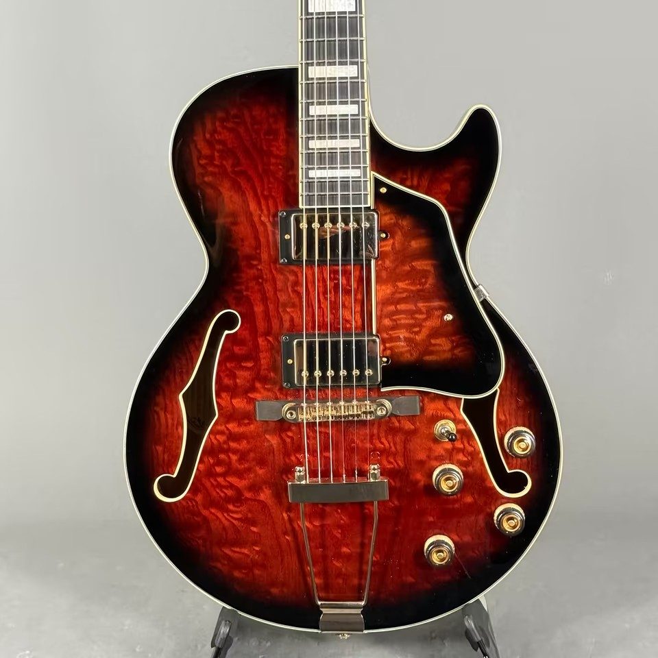 Ibanez AG95QA-DBS quilted maple Decke Goldhardware inkl. Koffer